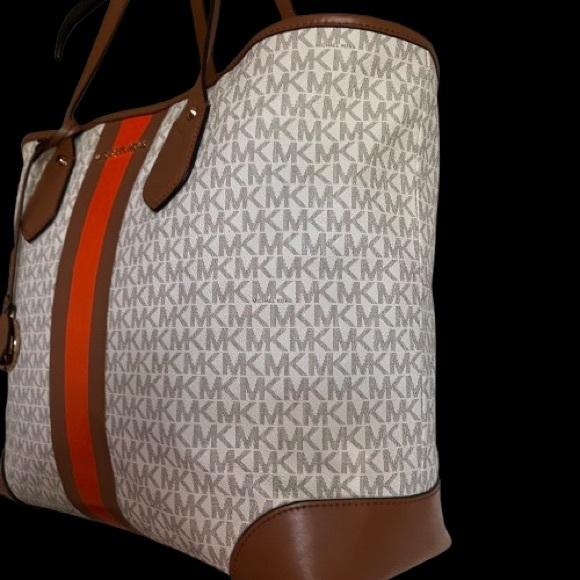Gorgeous Michael Kors Extra large Eva tote - Picture 4 of 7